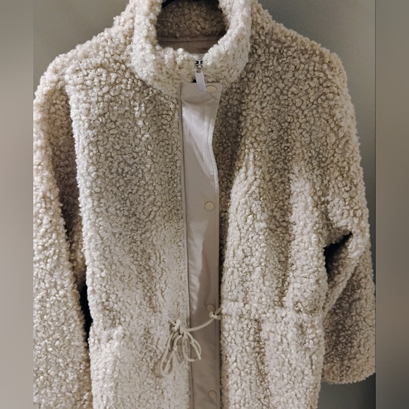 Cozy Cream Teddy Jacket - Picture 11 of 12
